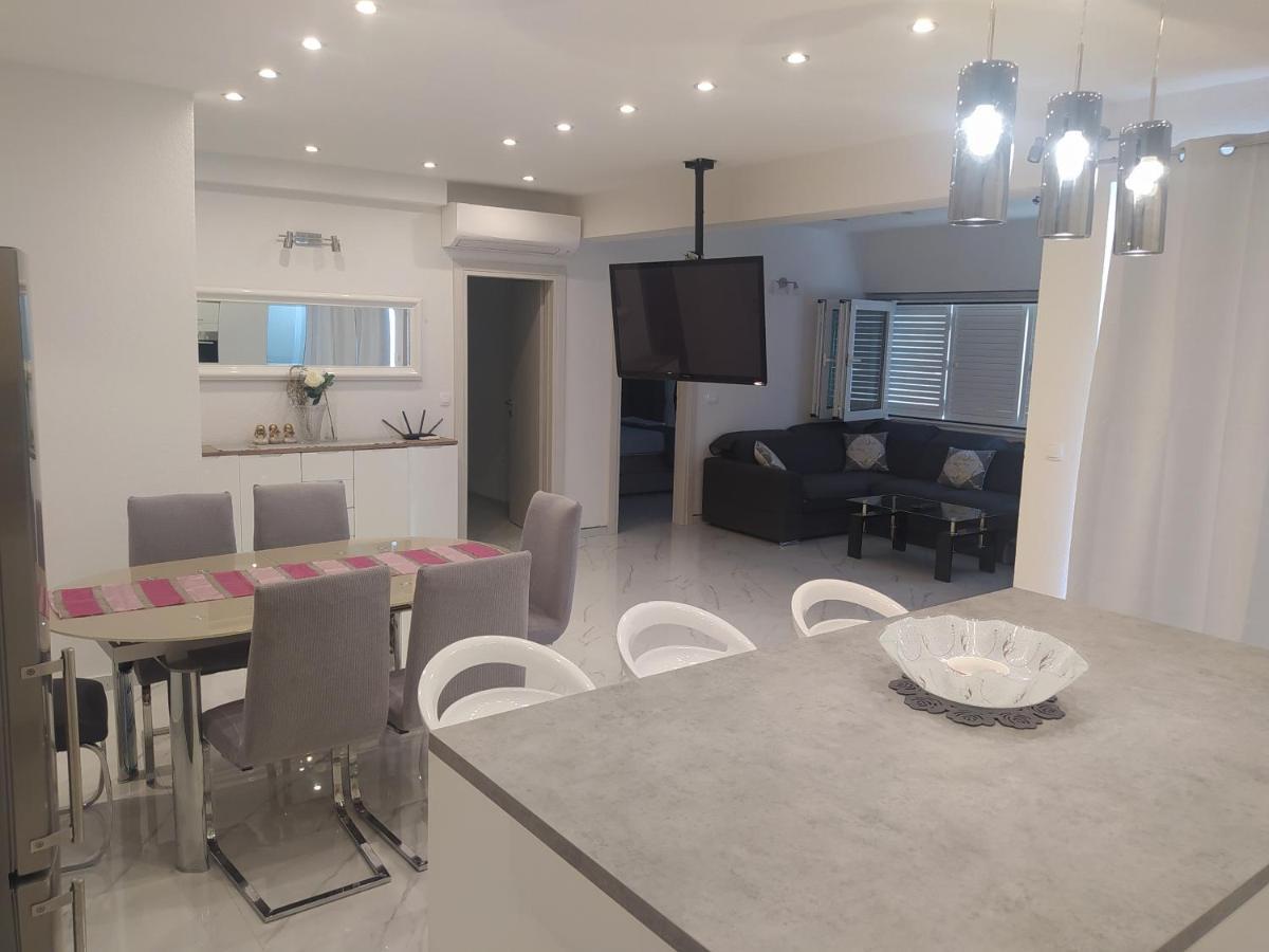 Apartmani Trubi 3 Vodice Buitenkant foto
